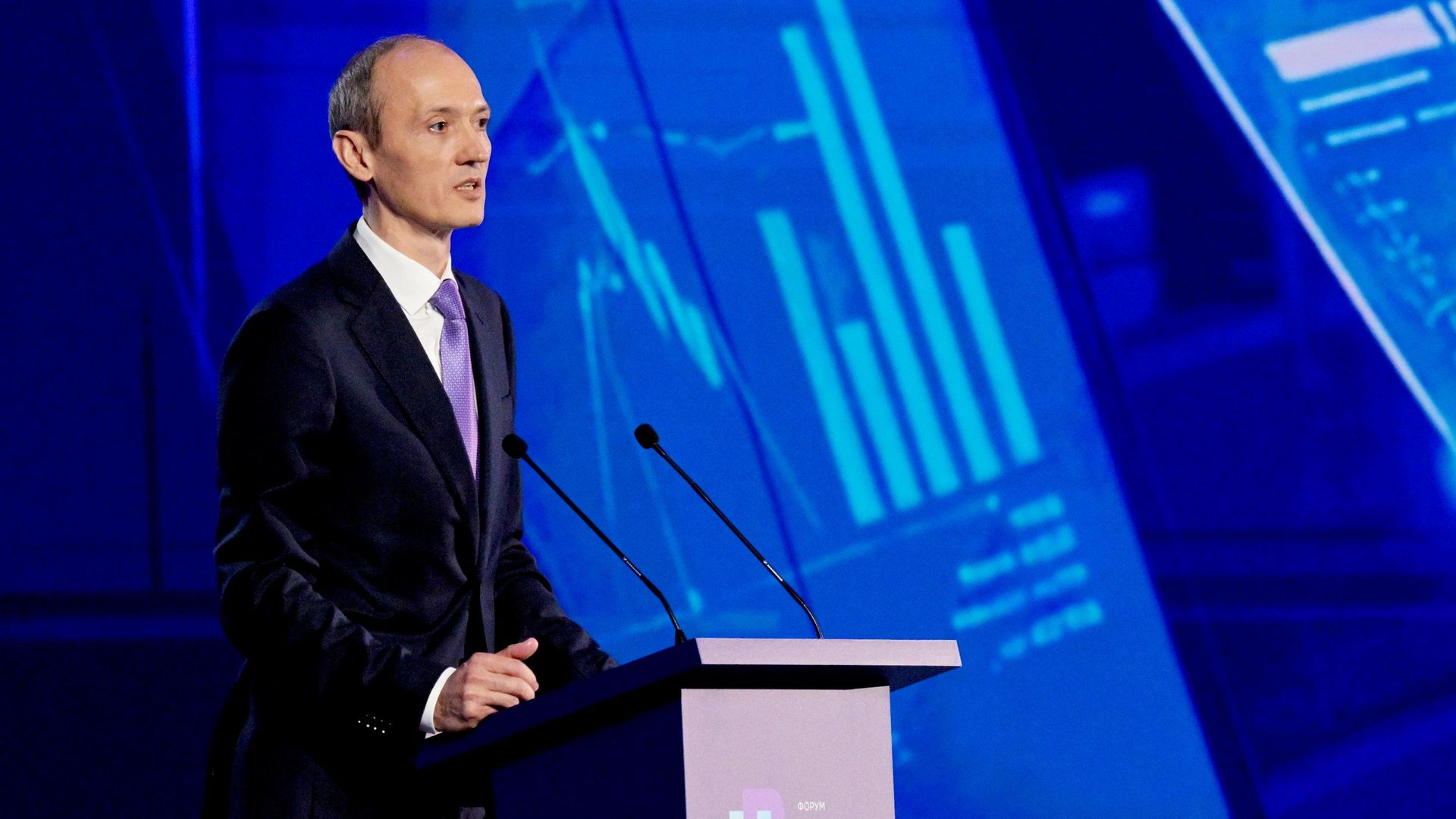 Заместитель председателя правительства РФ – руководитель аппарата правительства РФ Дмитрий Григоренко выступает на пленарной сессии форума Цифровые решения в Москве - РИА Новости, 1920, 06.10.2026