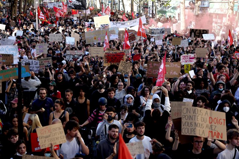 Протесты старшеклассников в Париже, Франция Протесты старшеклассников в Париже, Франция