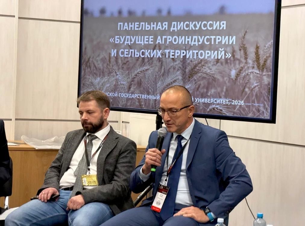 Генеральный директор Ассоциации ЭлектронАгро Алексей Трубников, заместитель начальника Управления просветительских проектов дирекции государственных проектов медиагруппы Россия сегодня Геннадий Клюшкин Генеральный директор Ассоциации ЭлектронАгро Алексей Трубников, заместитель начальника Управления просветительских проектов дирекции государственных проектов медиагруппы Россия сегодня Геннадий Клюшкин - РИА Новости, 1920, 07.10.2026