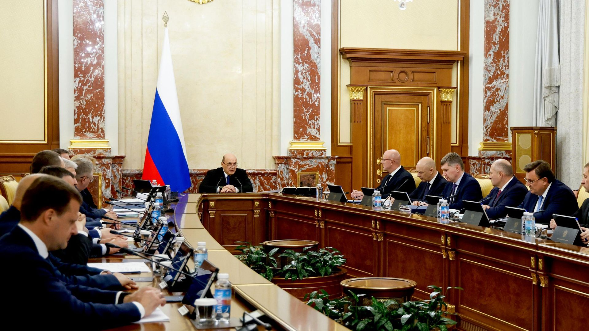 Председатель правительства РФ Михаил Мишустин проводит заседание кабинета министров РФ - РИА Новости, 1920, 07.10.2026