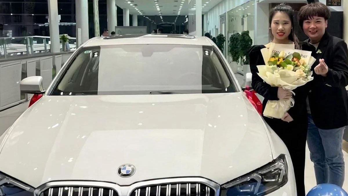 Автомобиль BMW, который начальница подарила своим подчиненным в Китае Автомобиль BMW, который начальница подарила своим подчиненным в Китае - РИА Новости, 1920, 08.10.2026