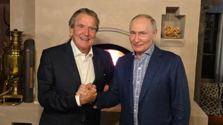 Президент РФ Владимир Путин и бывший канцлер Германии Герхард Шредер Президент РФ Владимир Путин и бывший канцлер Германии Герхард Шредер - РИА Новости, 1920, 08.10.2026