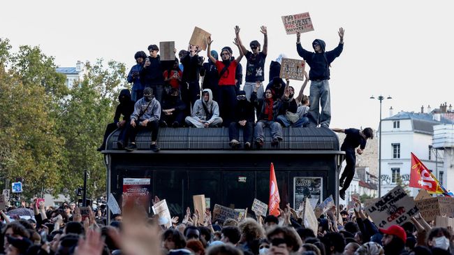 Протесты старшеклассников в Париже