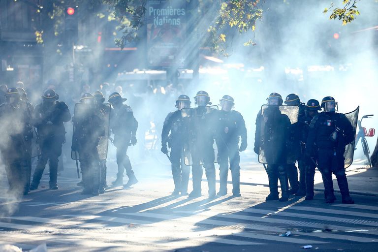 Полиция во время протестов старшеклассников в Париже
