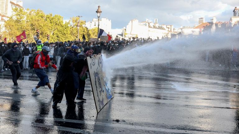 Протесты старшеклассников в Париже Протесты старшеклассников в Париже