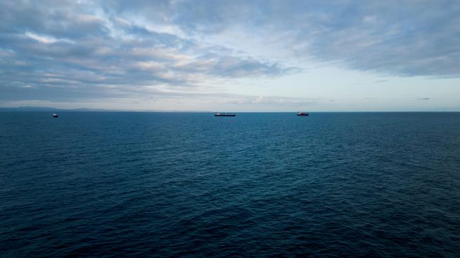 Танкер в море Танкер в море