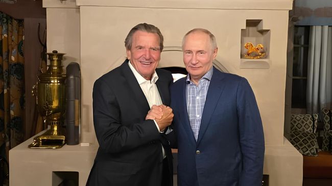 Президент РФ Владимир Путин и бывший канцлер Германии Герхард Шредер Президент РФ Владимир Путин и бывший канцлер Германии Герхард Шредер