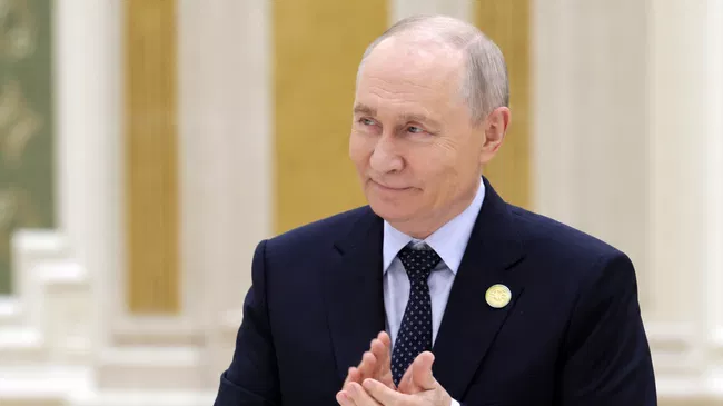 Президент России Владимир Путин на заседании глав государств — участников Каспийского экологического саммита в Туркменистане
