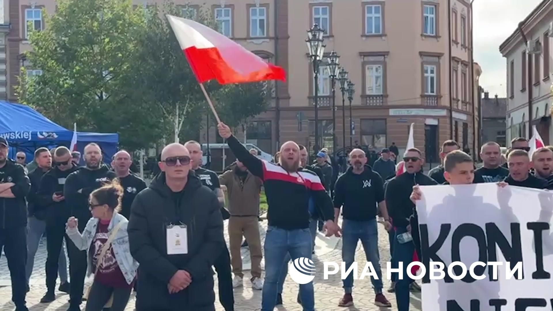 Акция протеста в польском Ярославле, где украинец убил священника и ранил нескольких человек Акция протеста в польском Ярославле, где украинец убил священника и ранил нескольких человек - РИА Новости, 1920, 10.10.2026