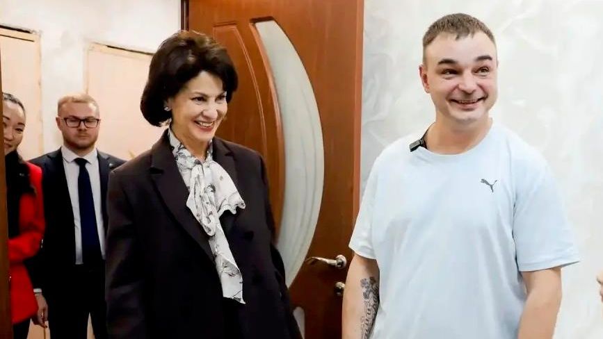 Глава городского округа Химки Инна Федотова на встрече с семьей участника СВО  - РИА Новости, 1920, 13.10.2026