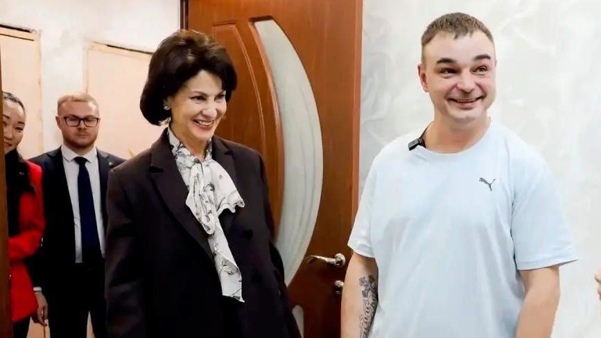 Глава городского округа Химки Инна Федотова на встрече с семьей участника СВО  - РИА Новости, 1920, 13.10.2026