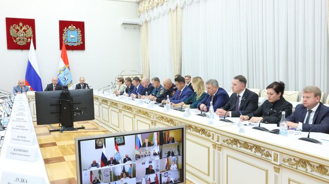 Губернатор Самарской области Вячеслав Федорищев обсудил проведение Парада памяти в Самаре Губернатор Самарской области Вячеслав Федорищев обсудил проведение Парада памяти в Самаре