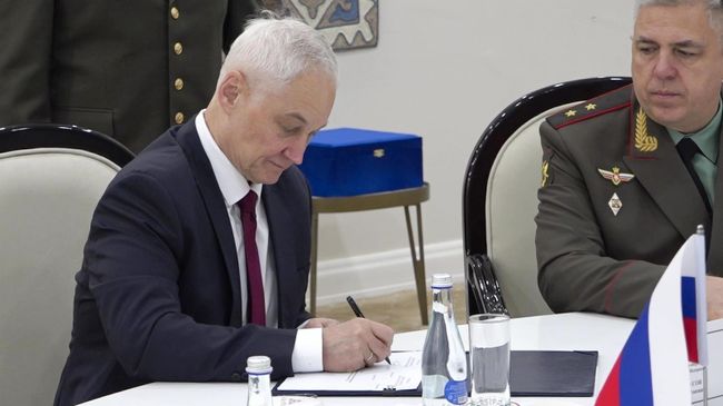Министр обороны РФ Андрей Белоусов во время подписания плана сотрудничества между министерствами обороны Росиии и Киргизии Министр обороны РФ Андрей Белоусов во время подписания плана сотрудничества между министерствами обороны Росиии и Киргизии
