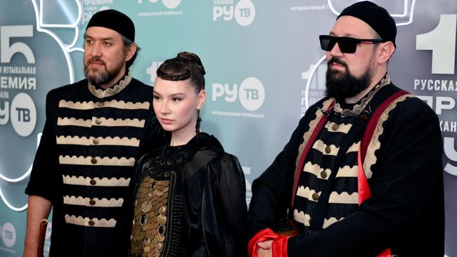 Группу AY YOLA включили в голосование на Грэмми