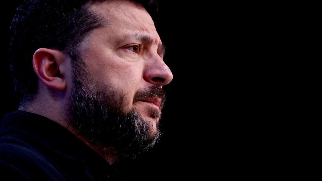 "Очень больно": Зеленский устроил истерику из-за решения США