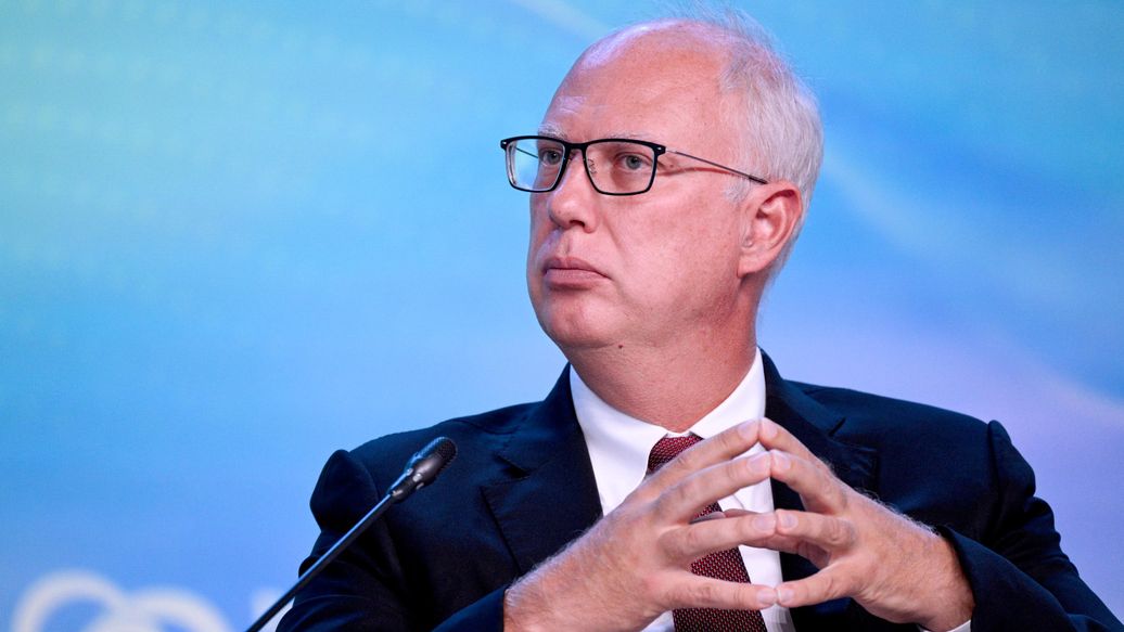 Запад пал из-за неспособности исправлять ошибки, заявил Дмитриев