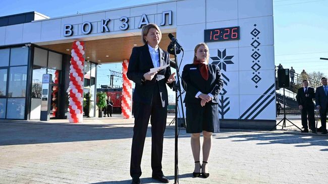 Врио главы Удмуртии Ольга Абрамова на открытии нового вокзала на станции Кизнер