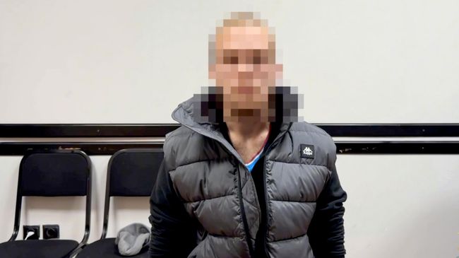 Задержанный мужчина, совершавший противоправные действия в отношении девушек в Омске