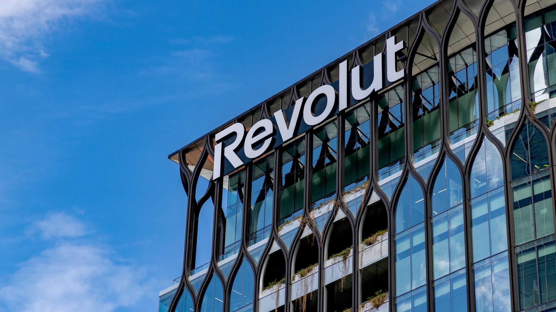 Вывеска на здании банка Revolut в Лондоне Вывеска на здании банка Revolut в Лондоне - РИА Новости, 1920, 20.10.2026