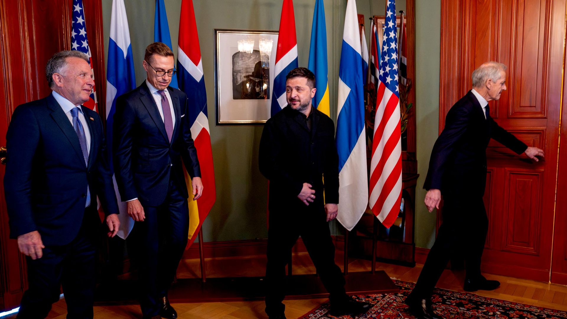 Cпецпосланник президента США Стив Уиткофф, президент Финляндии Александр Стубб, Владимир Зеленский и премьер-министр Норвегии Йонас Гара Стере во время встречи в Осло Cпецпосланник президента США Стив Уиткофф, президент Финляндии Александр Стубб, Владимир Зеленский и премьер-министр Норвегии Йонас Гара Стере во время встречи в Осло - РИА Новости, 1920, 20.10.2026