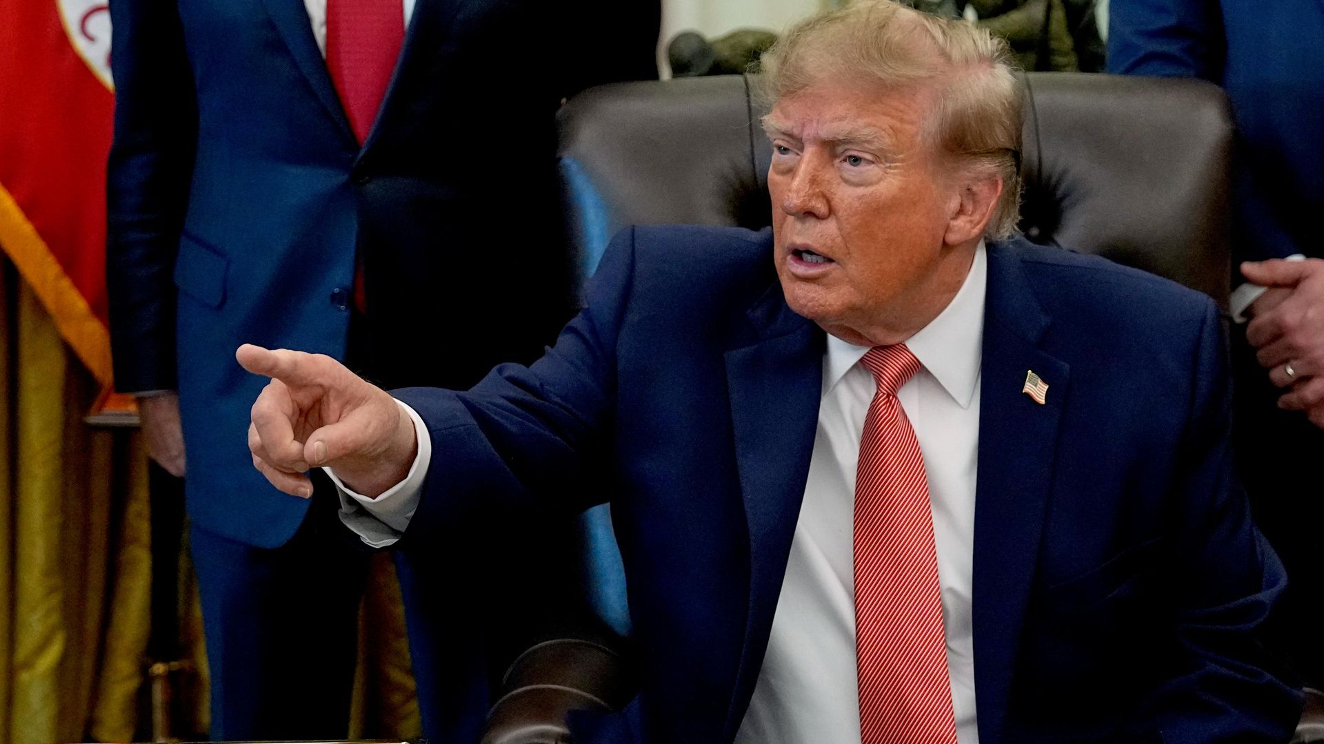 Трамп считает, что протестующим на его митингах платят люди Сороса
