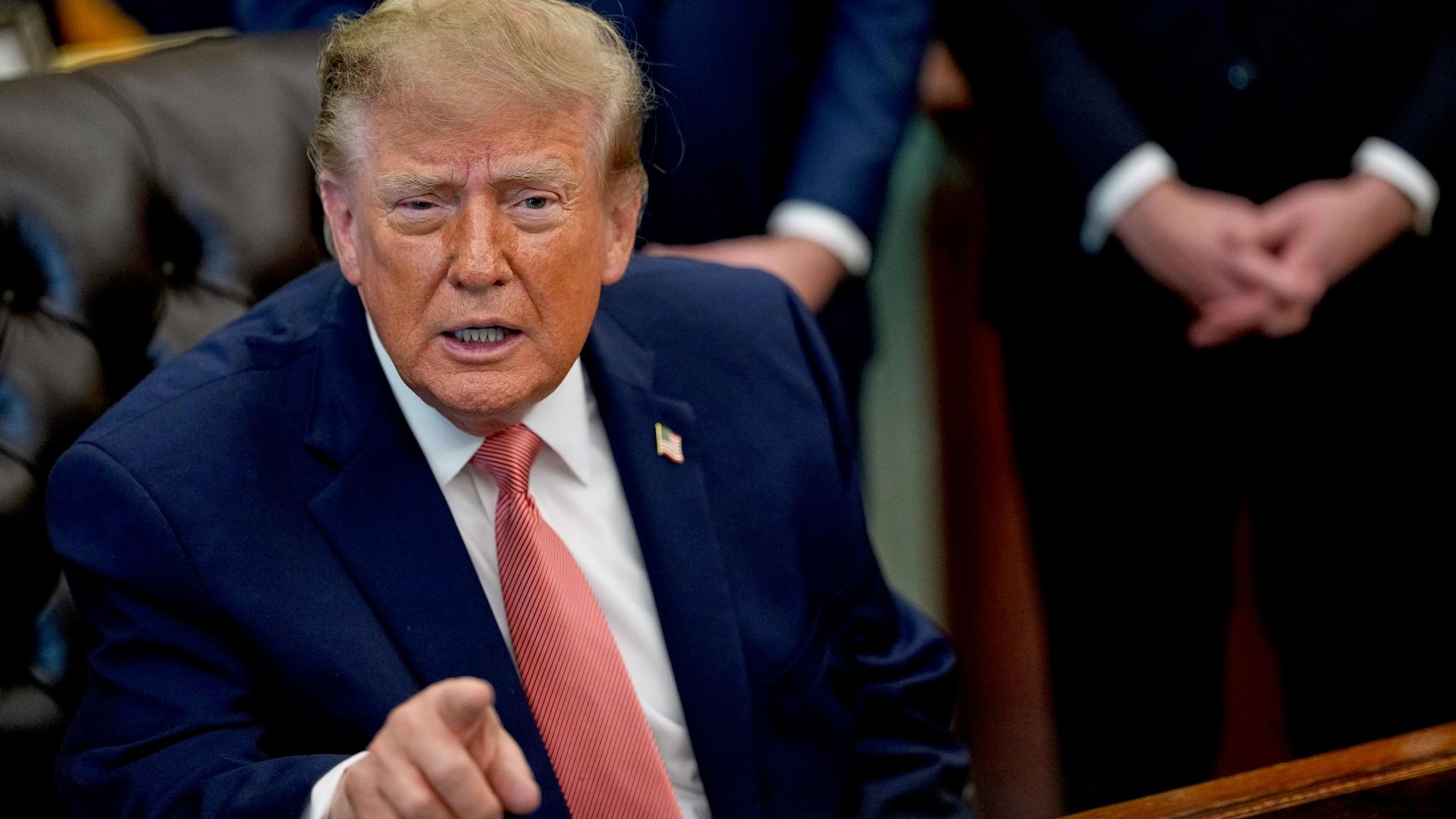 Президент США Дональд Трамп выступает в Овальном кабинете Белого дома. 20 октября 2026 Президент США Дональд Трамп выступает в Овальном кабинете Белого дома. 20 октября 2026 - РИА Новости, 1920, 20.10.2026