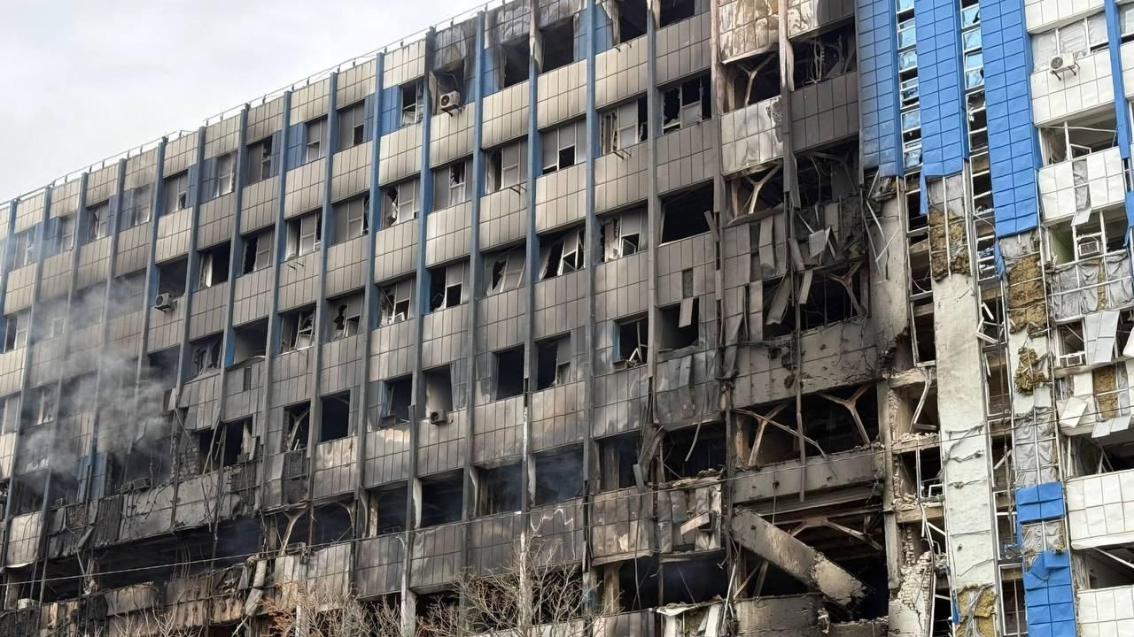 Удар ВСУ по зданию в центре Луганска Удар ВСУ по зданию в центре Луганска - РИА Новости, 1920, 21.10.2026