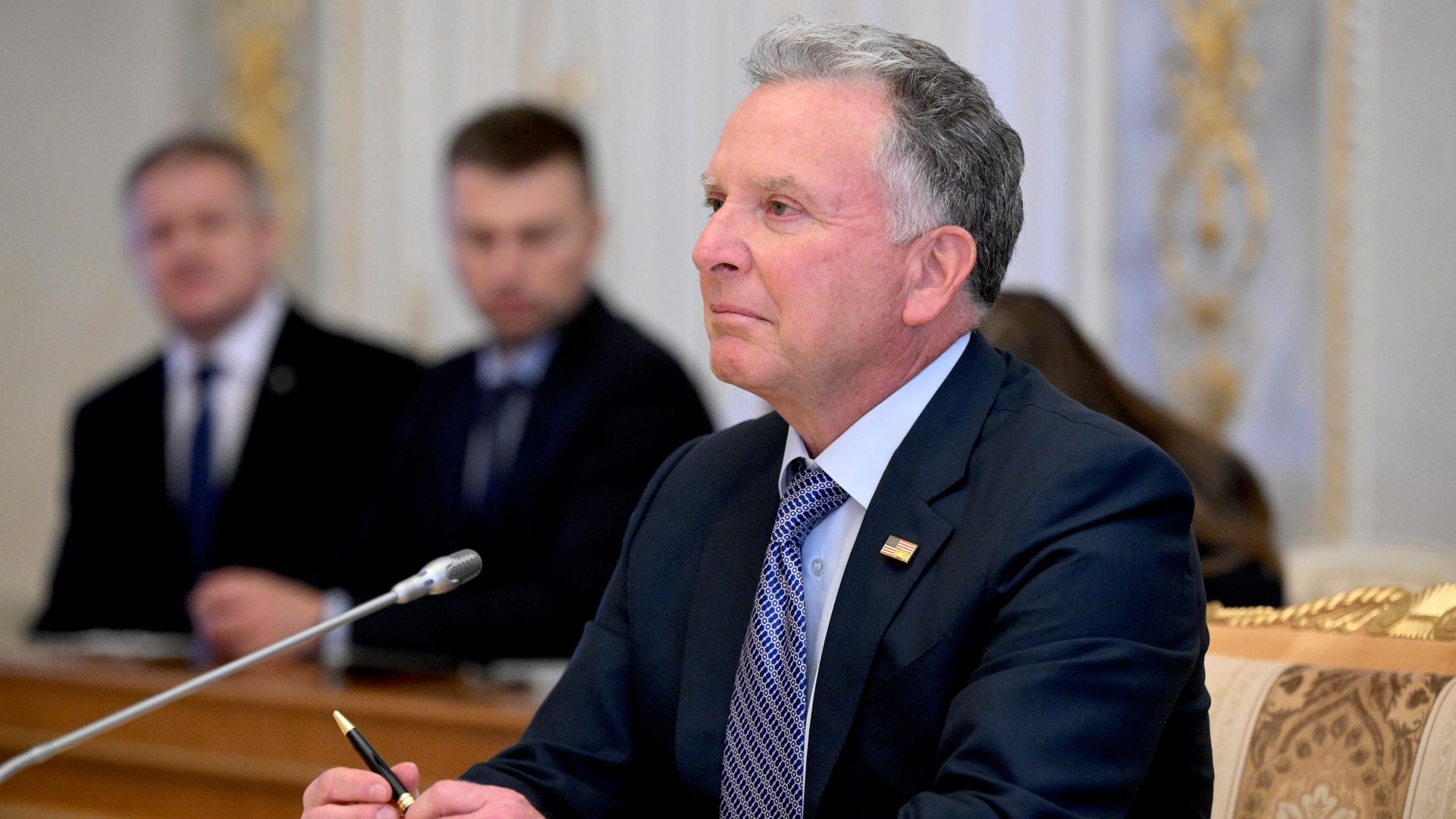 Спецпосланник президента США Стивен Уиткофф во время встречи с президентом РФ Владимиром Путиным в Константиновском дворце в Санкт-Петербурге Спецпосланник президента США Стивен Уиткофф во время встречи с президентом РФ Владимиром Путиным в Константиновском дворце в Санкт-Петербурге - РИА Новости, 1920, 21.10.2026