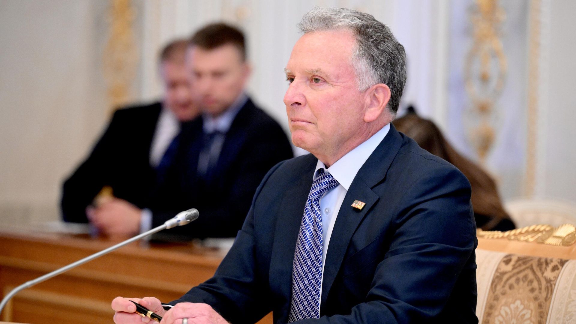 Спецпосланник президента США Стивен Уиткофф во время встречи с президентом РФ Владимиром Путиным в Константиновском дворце в Санкт-Петербурге - РИА Новости, 1920, 21.10.2026