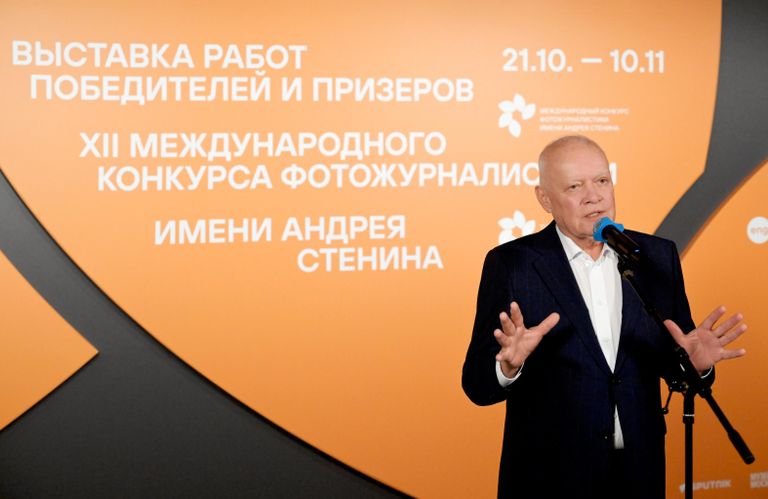 Генеральный директор медиагруппы Россия сегодня Дмитрий Киселев выступает на открытии выставки XII Международного конкурса фотожурналистики имени Андрея Стенина в Музее Москвы
