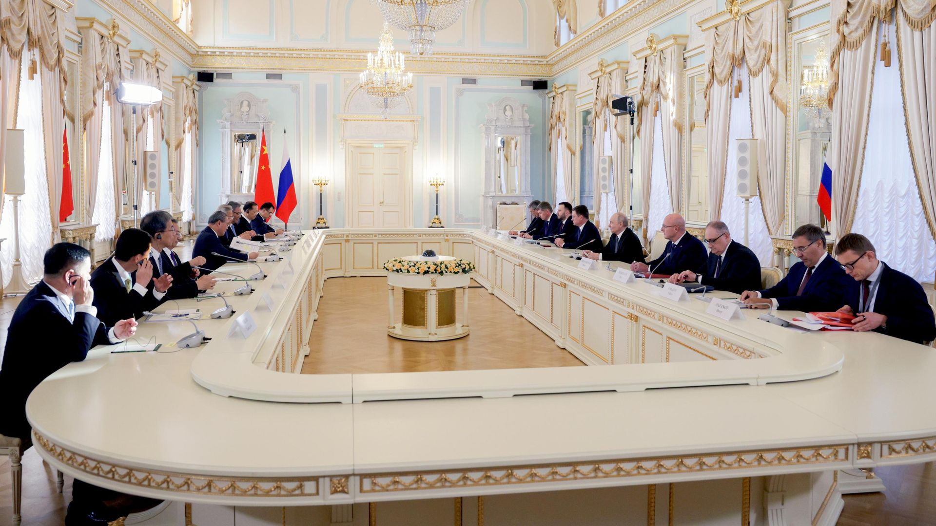 Песков: Путин не обсуждал с премьером Госсовета КНР проект "Сила Байкала"