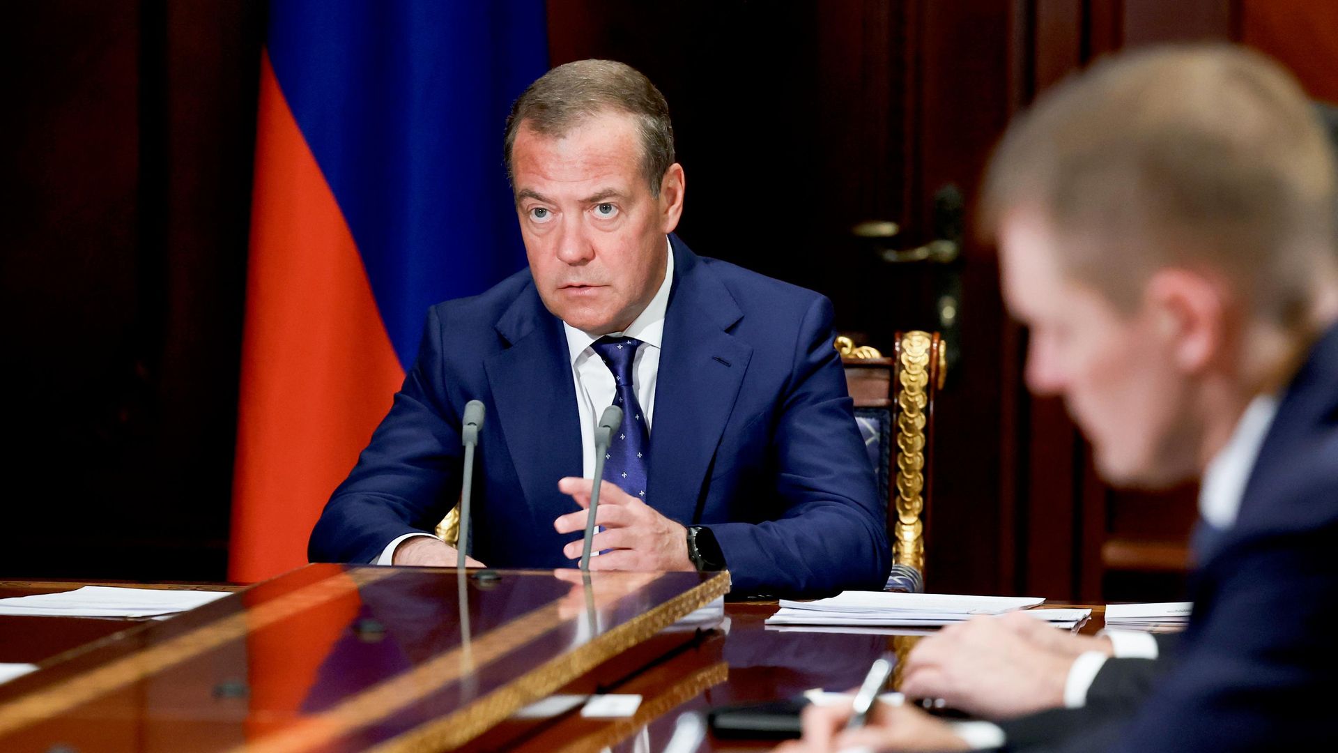 Заместитель председателя Совета безопасности РФ Дмитрий Медведев проводит в совещание по вопросам рассмотрения бюджета Государственной Думой РФ - РИА Новости, 1920, 21.10.2026