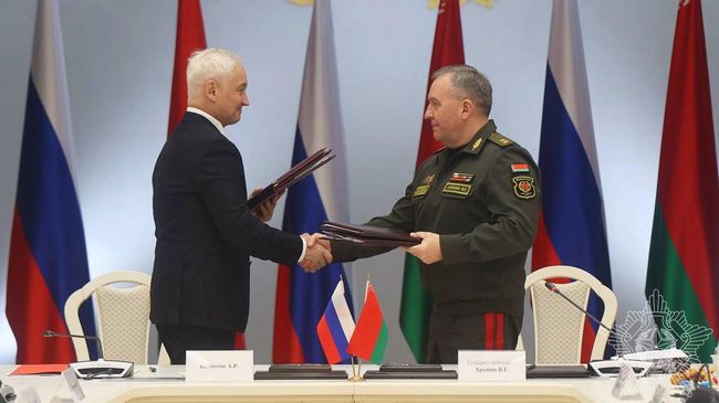 Подписание документов по итогам заседания совместной Коллегии министерств обороны Белоруссии и Российской Федерации. 22 октября 2026
