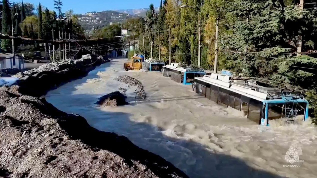 Из зон подтопления на южном берегу Крыма эвакуировали 19 человек