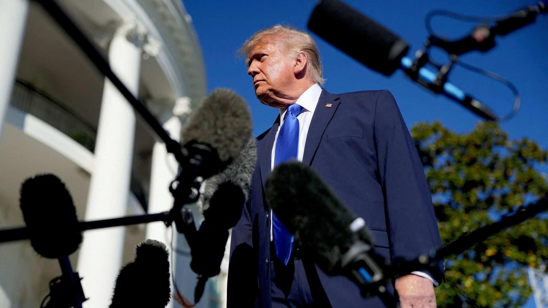 Президент США Дональд Трамп беседует с журналистами в Вашингтоне. 22 октября 2026 Президент США Дональд Трамп беседует с журналистами в Вашингтоне. 22 октября 2026 - РИА Новости, 1920, 23.10.2026