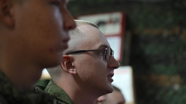 Иван отвечает на вопросы однокурсников