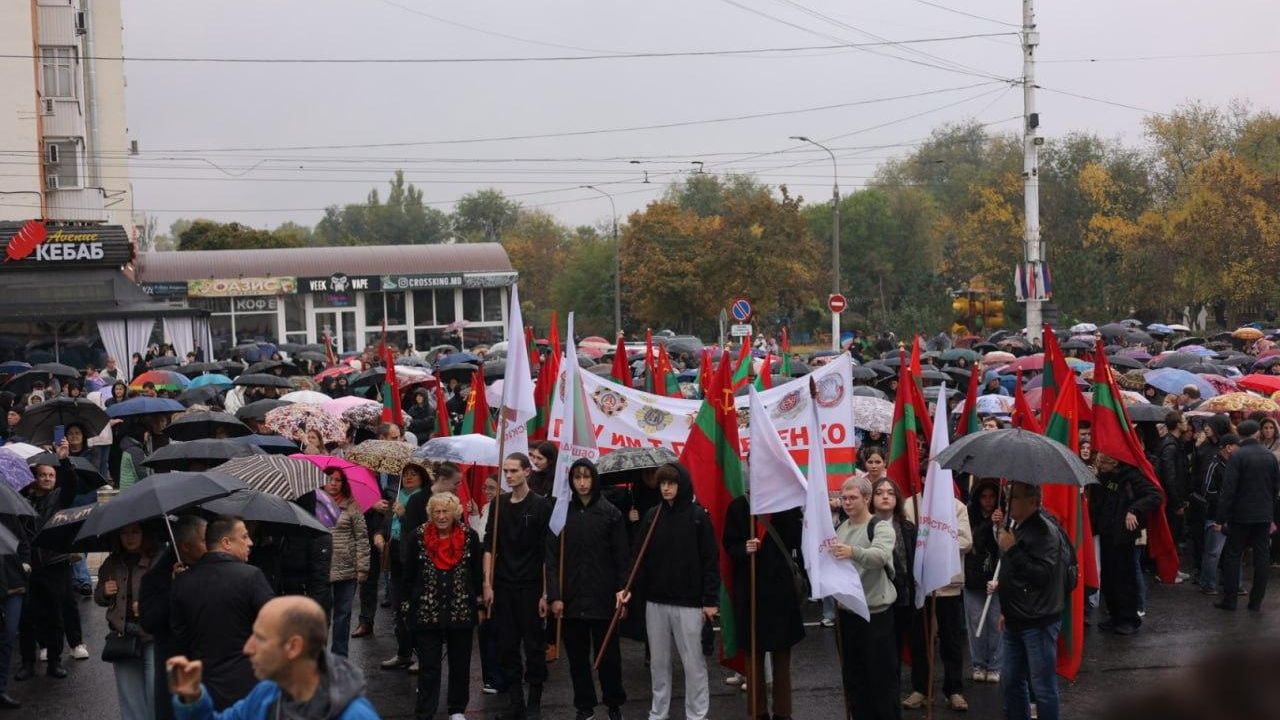 Митингующие в Тирасполе потребовали от Молдавии прекратить блокаду ПМР