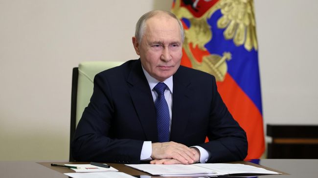 Президент Владимир Путин на совещании с постоянными членами Совета безопасности Президент Владимир Путин на совещании с постоянными членами Совета безопасности