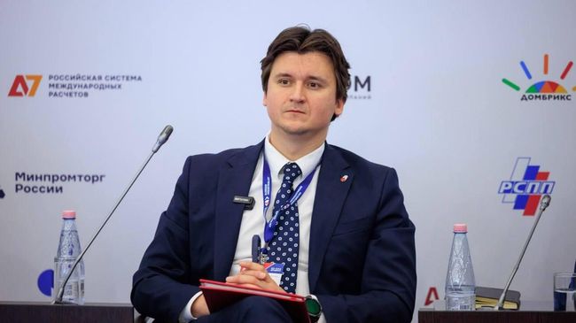 Директор департамента развития бизнеса и аналитики А7 Агент Михаил Толкунов. Директор департамента развития бизнеса и аналитики А7 Агент Михаил Толкунов.