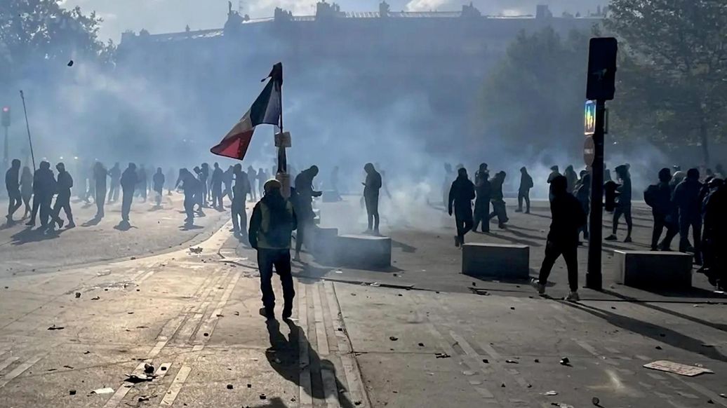 Протесты в Париже. Прямая трансляция