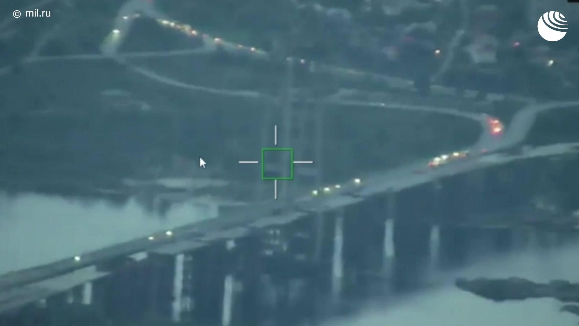 Поражение вантового моста в районе Запорожья с применением БПЛА Герань Поражение вантового моста в районе Запорожья с применением БПЛА Герань - РИА Новости, 1920, 25.10.2026