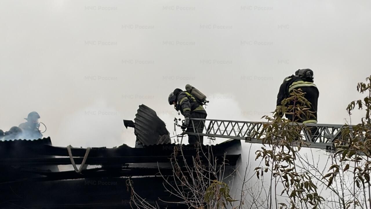 Ликвидация пожара в частном доме в Томске Ликвидация пожара в частном доме в Томске - РИА Новости, 1920, 27.10.2026