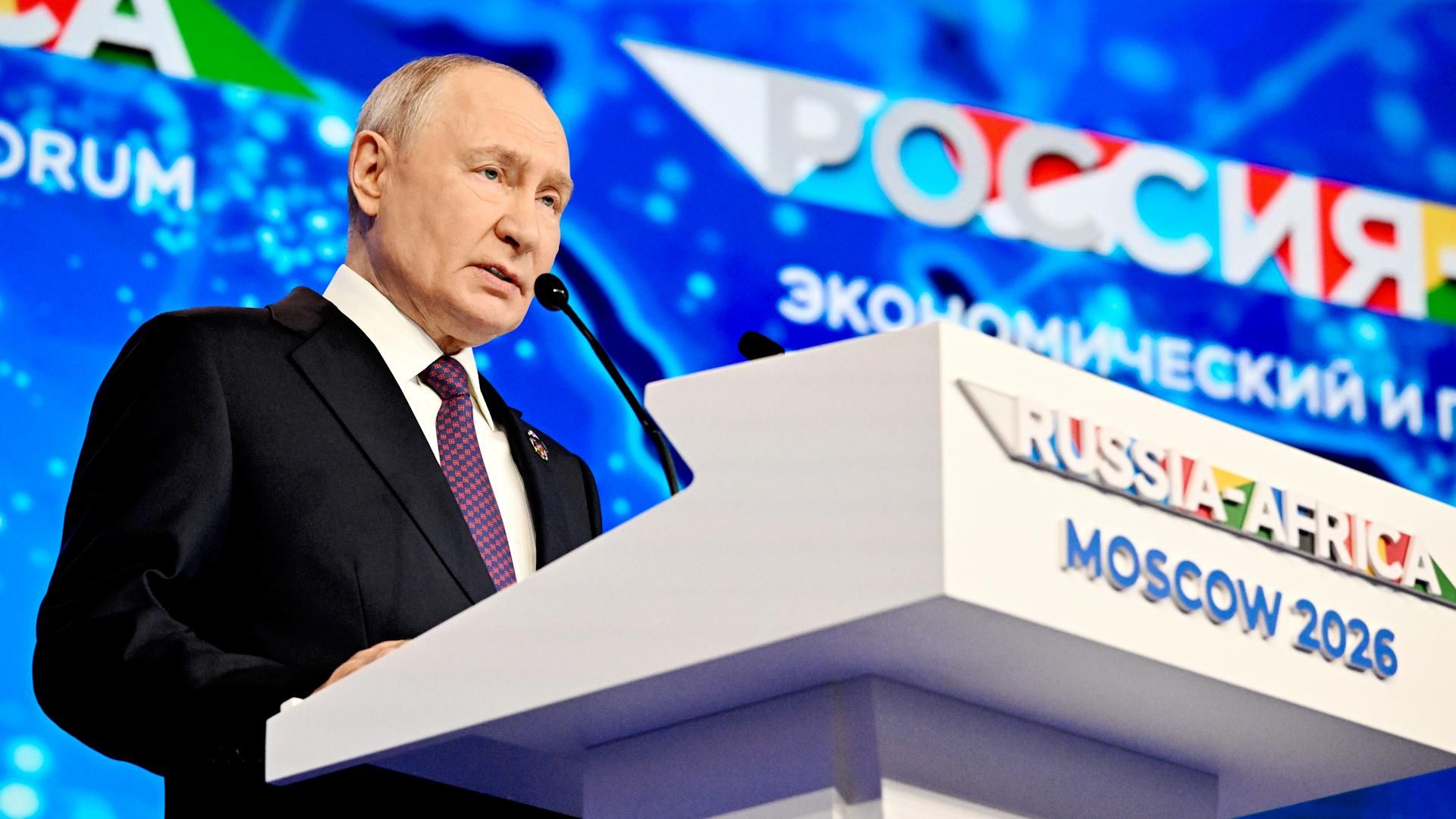 Путин выступает на пленарном заседании форума Россия – Африка Путин выступает на пленарном заседании форума Россия – Африка - РИА Новости, 1920, 28.10.2026