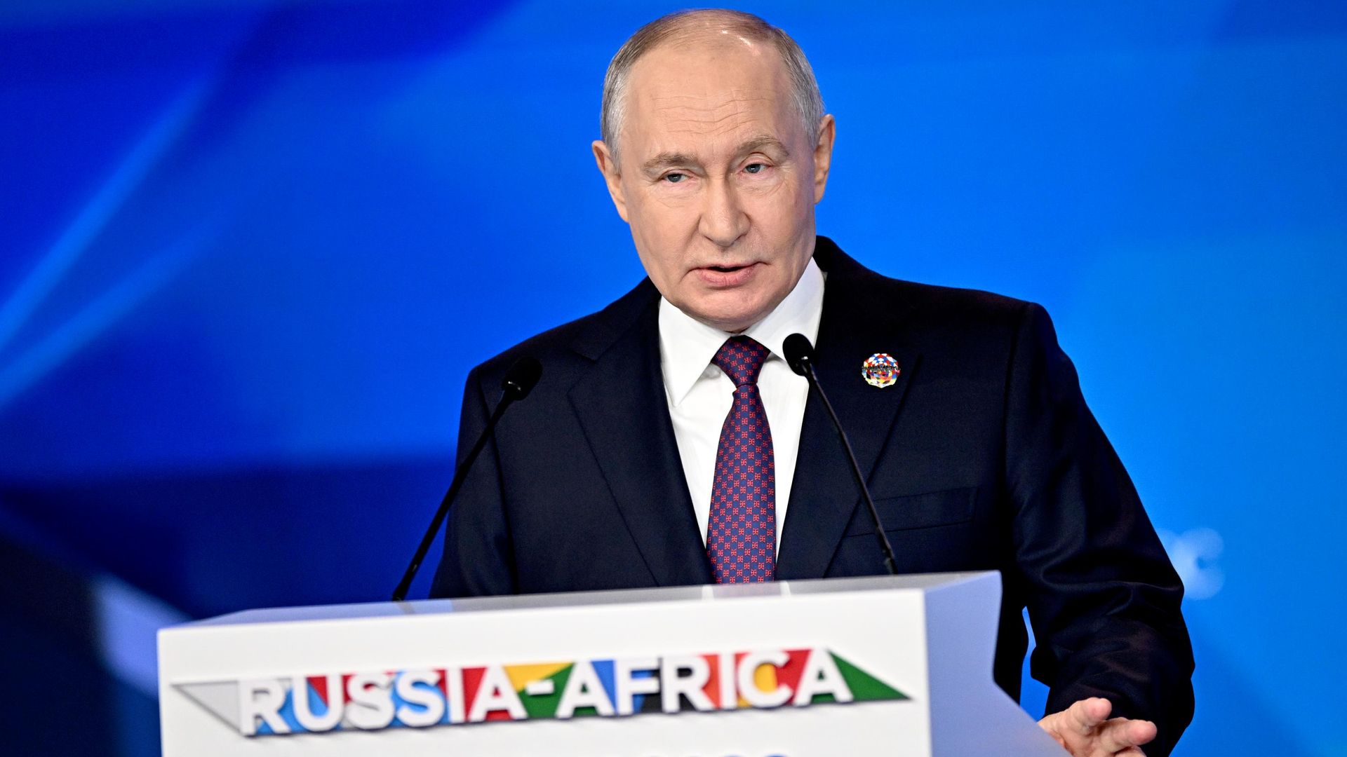 Президент России Владимир Путин выступает на пленарном заседании Экономического гуманитарного форума Россия — Африка в Москве Президент России Владимир Путин выступает на пленарном заседании Экономического гуманитарного форума Россия — Африка в Москве - РИА Новости, 1920, 29.10.2026