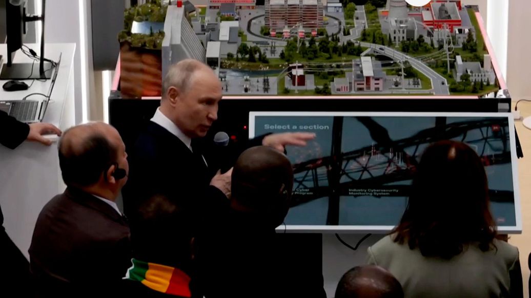 Россия находится в тесном контакте с США по вопросам космоса, заявил Путин