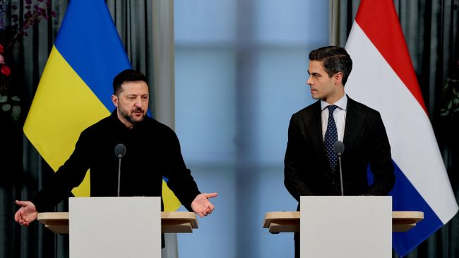 Владимир Зеленский и премьер-министр Нидерландов Роб Йеттен во время пресс-конференции в Гааге