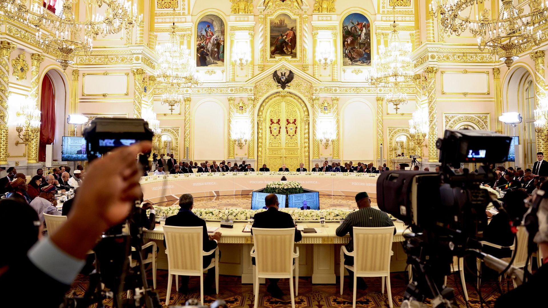 Президент РФ Владимир Путин на пленарном заседании III Саммита Россия - Африка в Москве Президент РФ Владимир Путин на пленарном заседании III Саммита Россия - Африка в Москве - РИА Новости, 1920, 29.10.2026