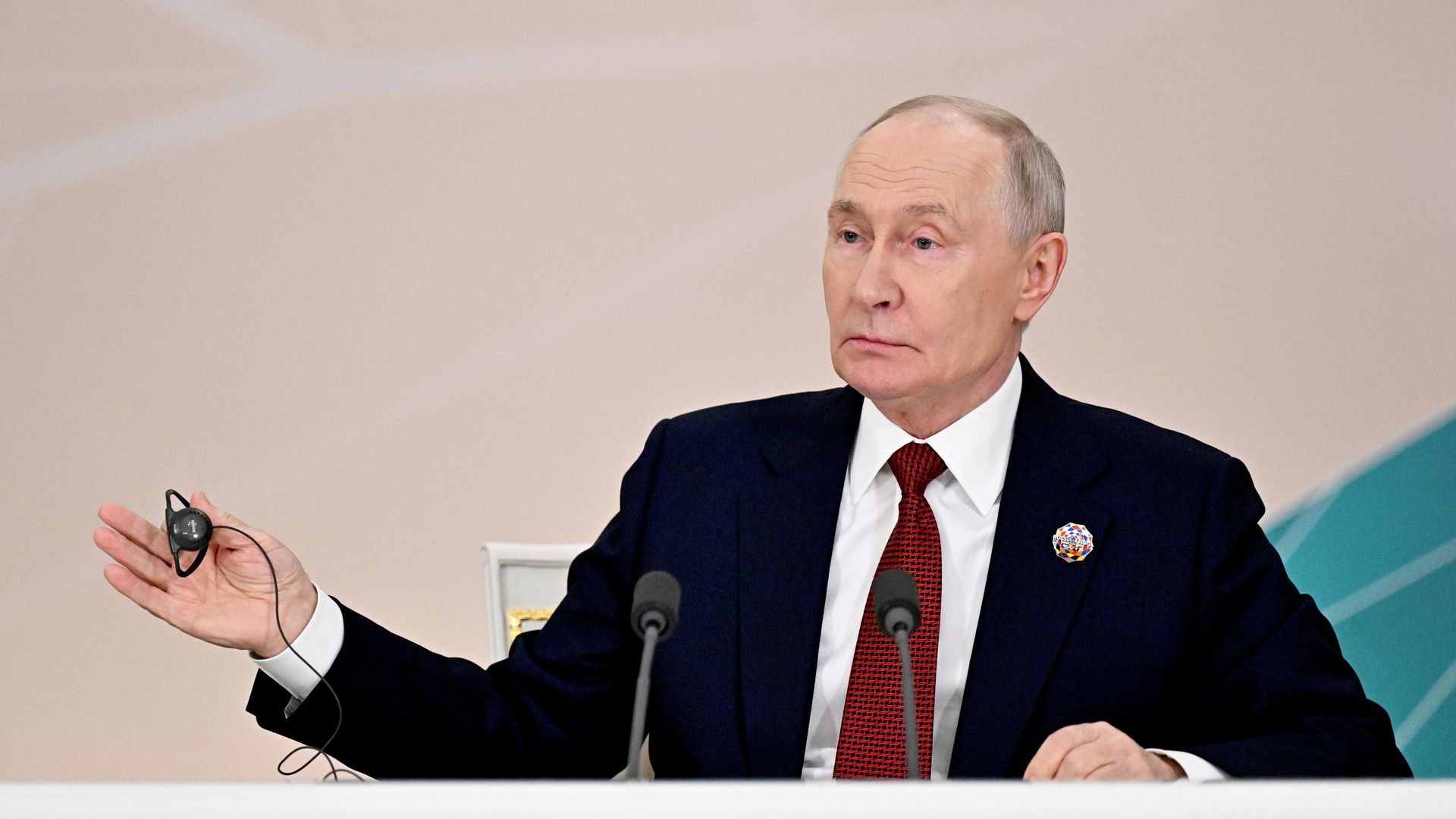 Президент РФ Владимир Путин выступает с заявлением для СМИ после пленарного заседания III Саммита Россия - Африка в Москве - РИА Новости, 1920, 29.10.2026