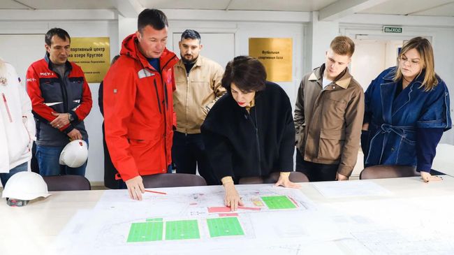 Глава Химок Инна Федотова проверила ход строительства спортивной базы Глава Химок Инна Федотова проверила ход строительства спортивной базы