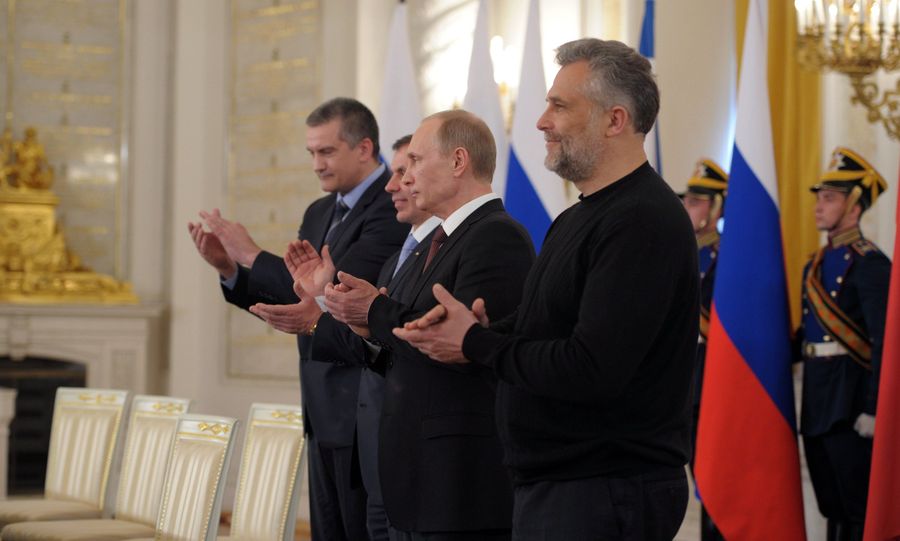 Подписание Договора между РФ и Республикой Крым о принятии в РФ Республики Крым и образовании в составе РФ новых субъектов.
